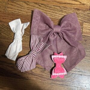 Lot of 4 girls pink cream hair bows